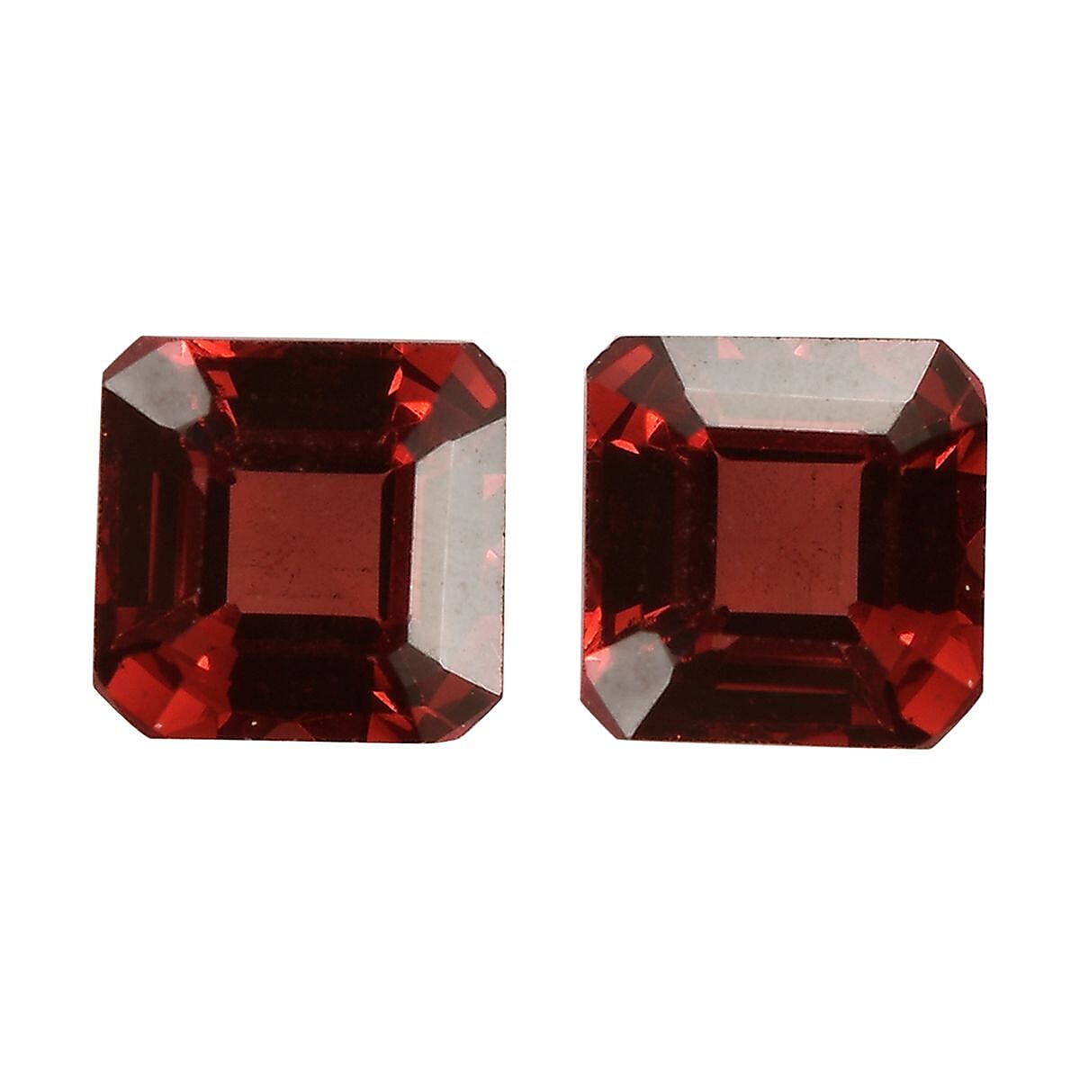 AA Mozambique Garnet Set of 2 (Oct 5x5 mm) 1.86 ctw