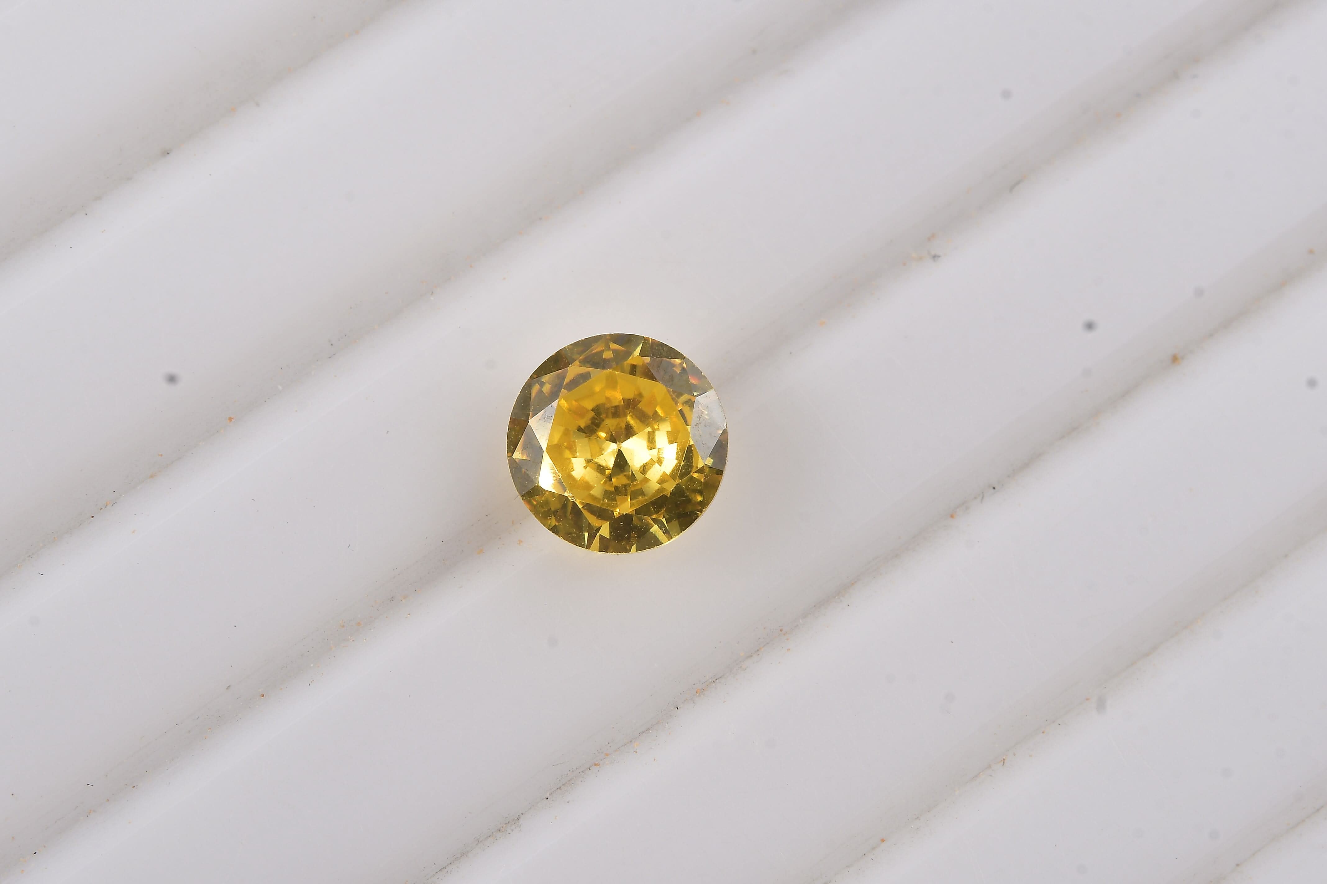 Simulated Yellow Diamond (Rnd 7 mm) 1.88 ctw Loose Gemstone