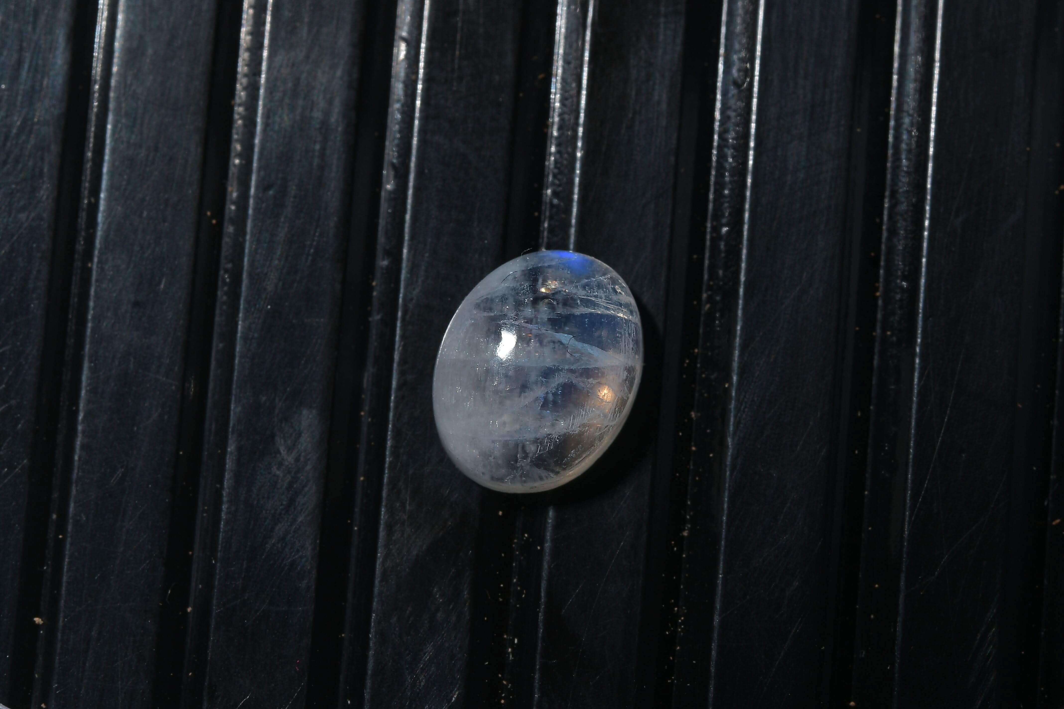 Rainbow Moonstone (Oval 9x7 mm) 2.00 ctw Loose Gemstone