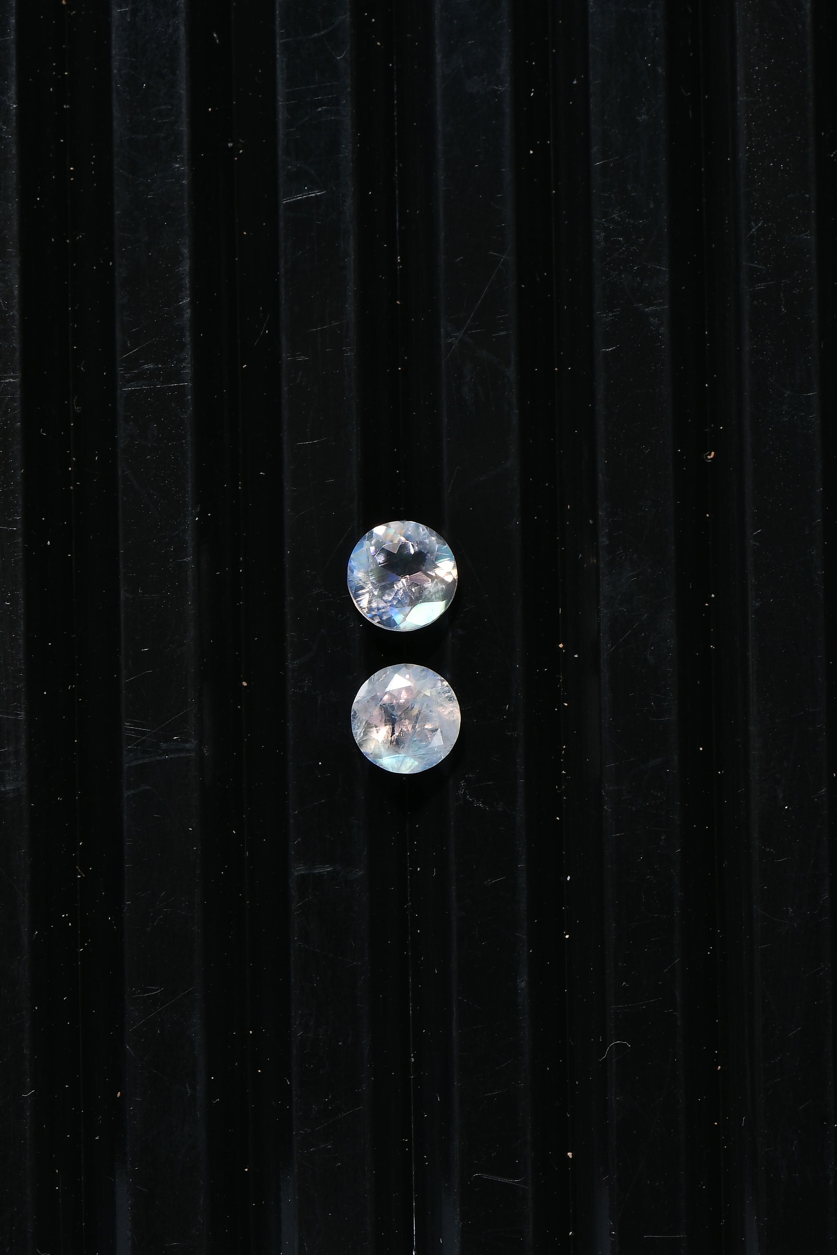 AA Rainbow Moonstone (Rnd 5 mm) 0.90 ctw Loose Gemstone