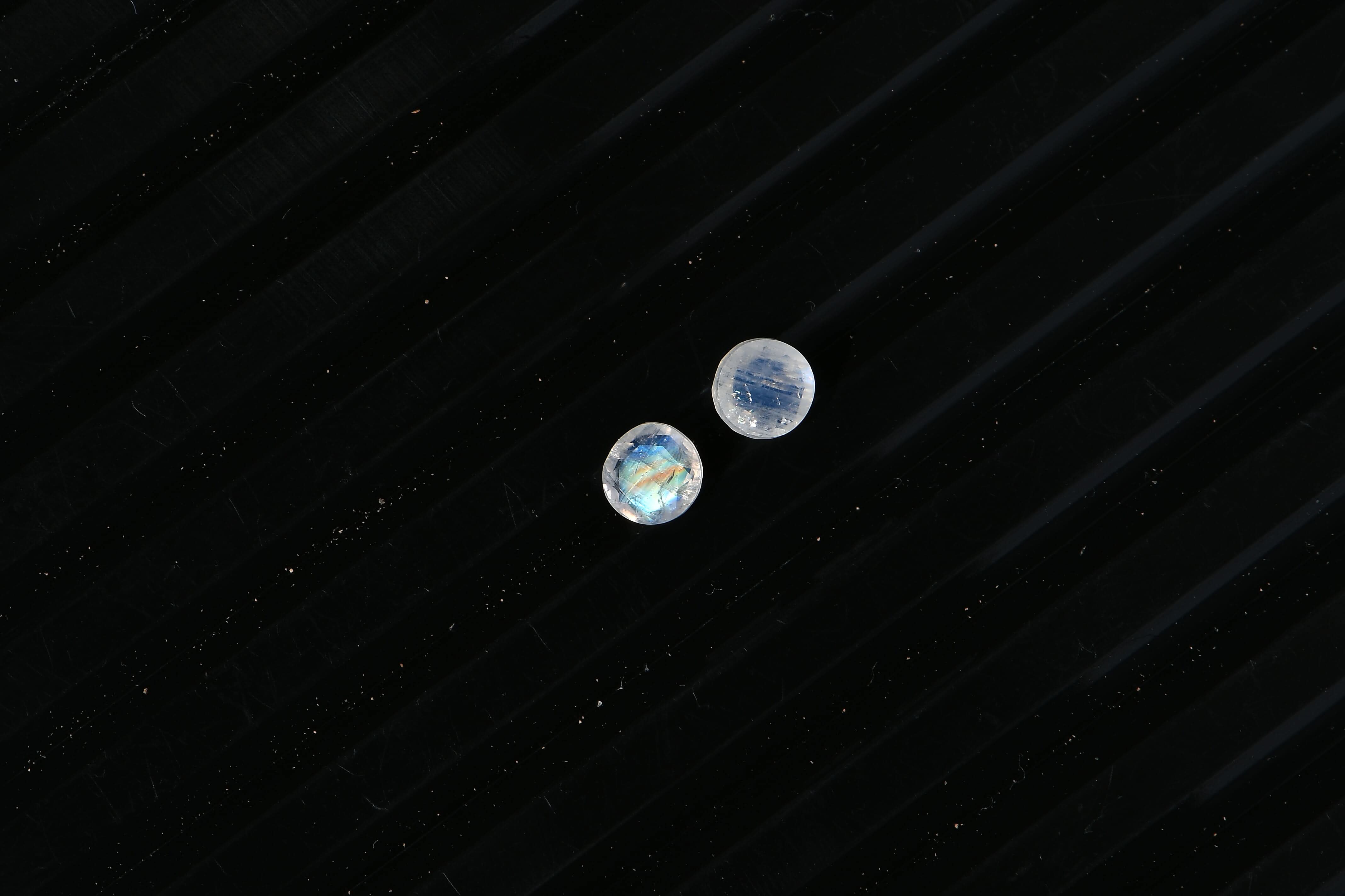 AA Rainbow Moonstone (Rnd 5 mm) 1.01 ctw Loose Gemstone