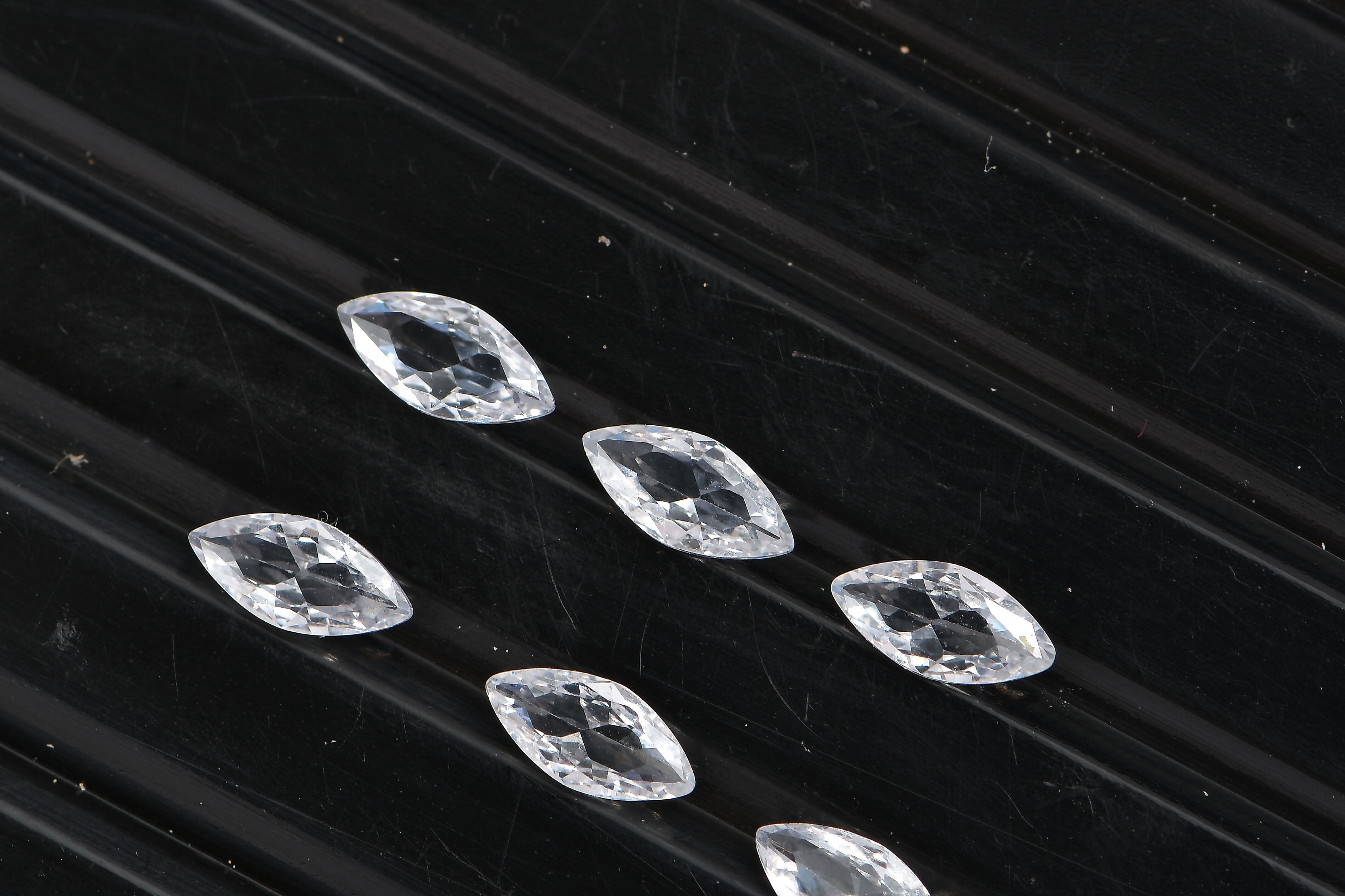 Simulated Diamond (Mrq 5x2.5mm) 1.08 ctw Loose Gemstone