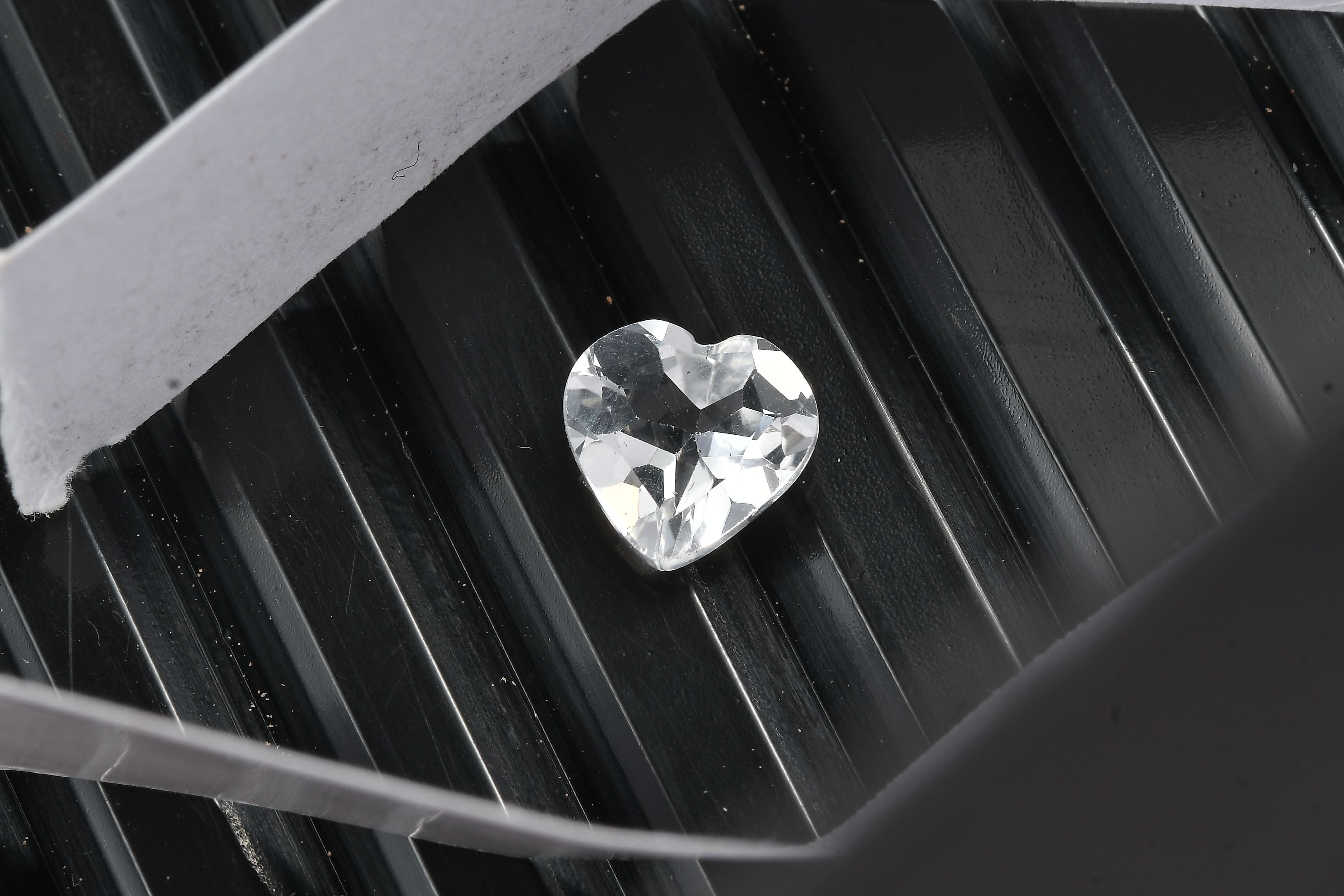 AA White Topaz (Hrt 8 mm) 1.79 ctw Loose Gemstone