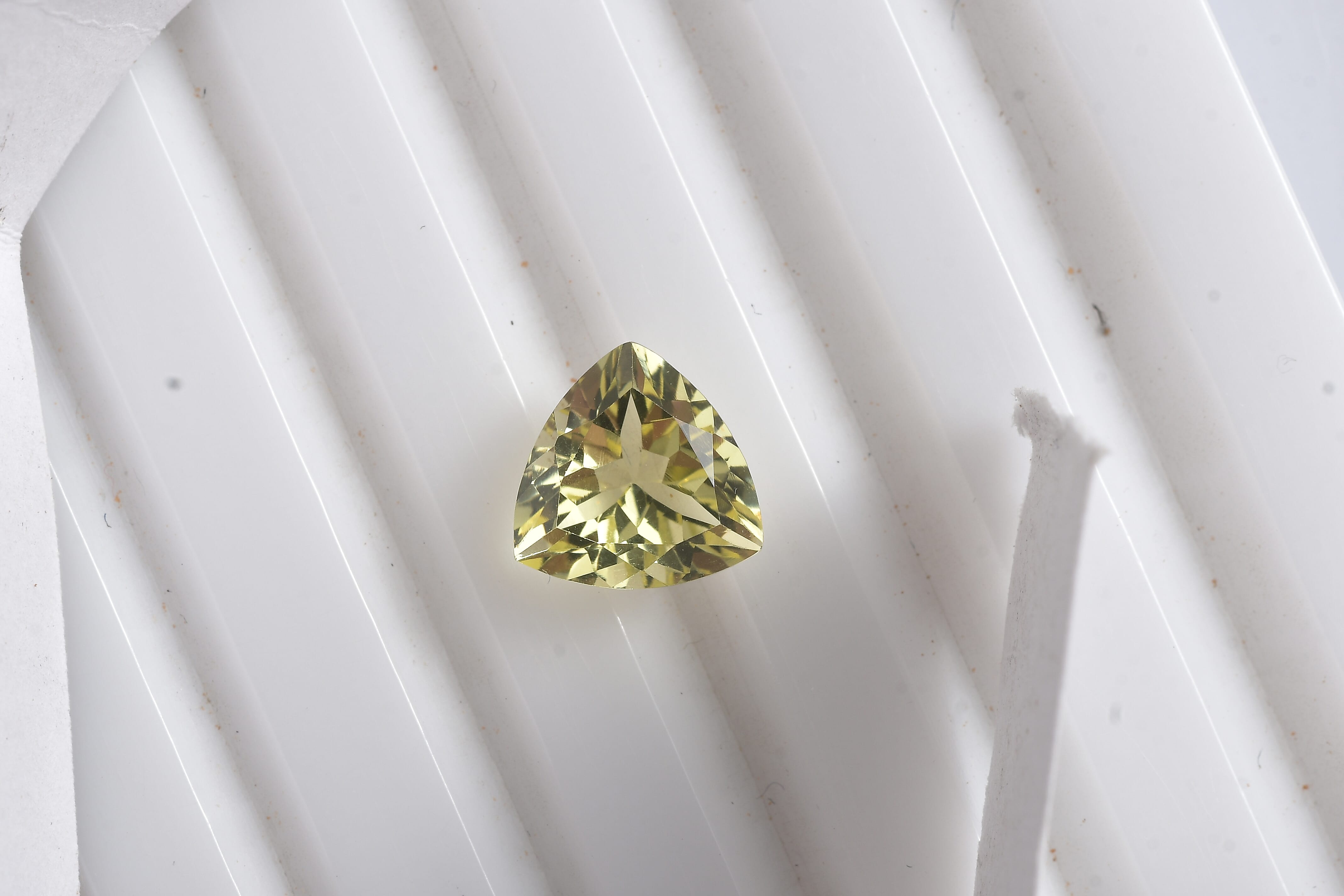 Lemon Quartz (Trl 9 mm) 2.02 ctw Loose Gemstone