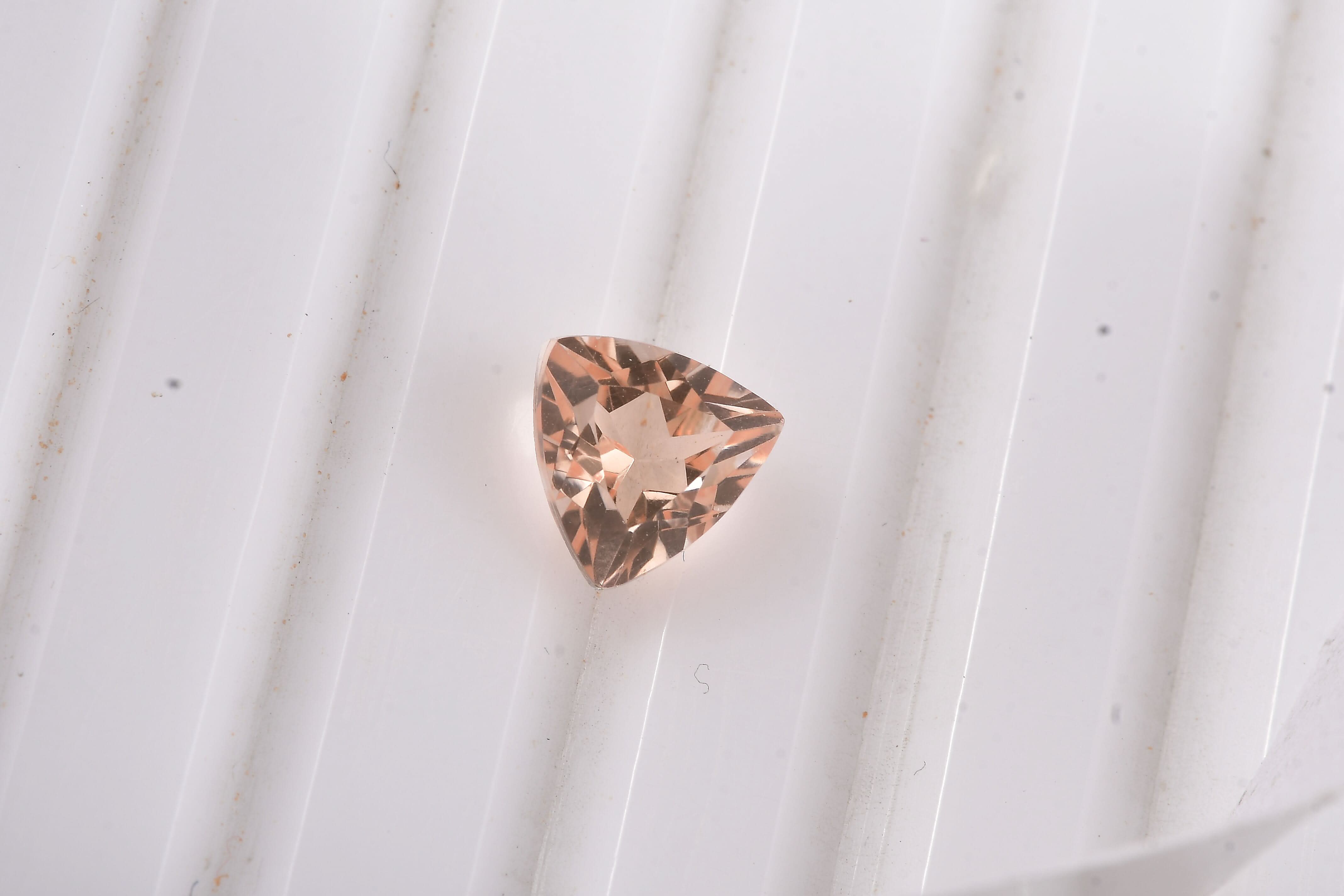 Morganite Triplet Quartz (Trl 7 mm) 1.18 ctw Loose Gemstone