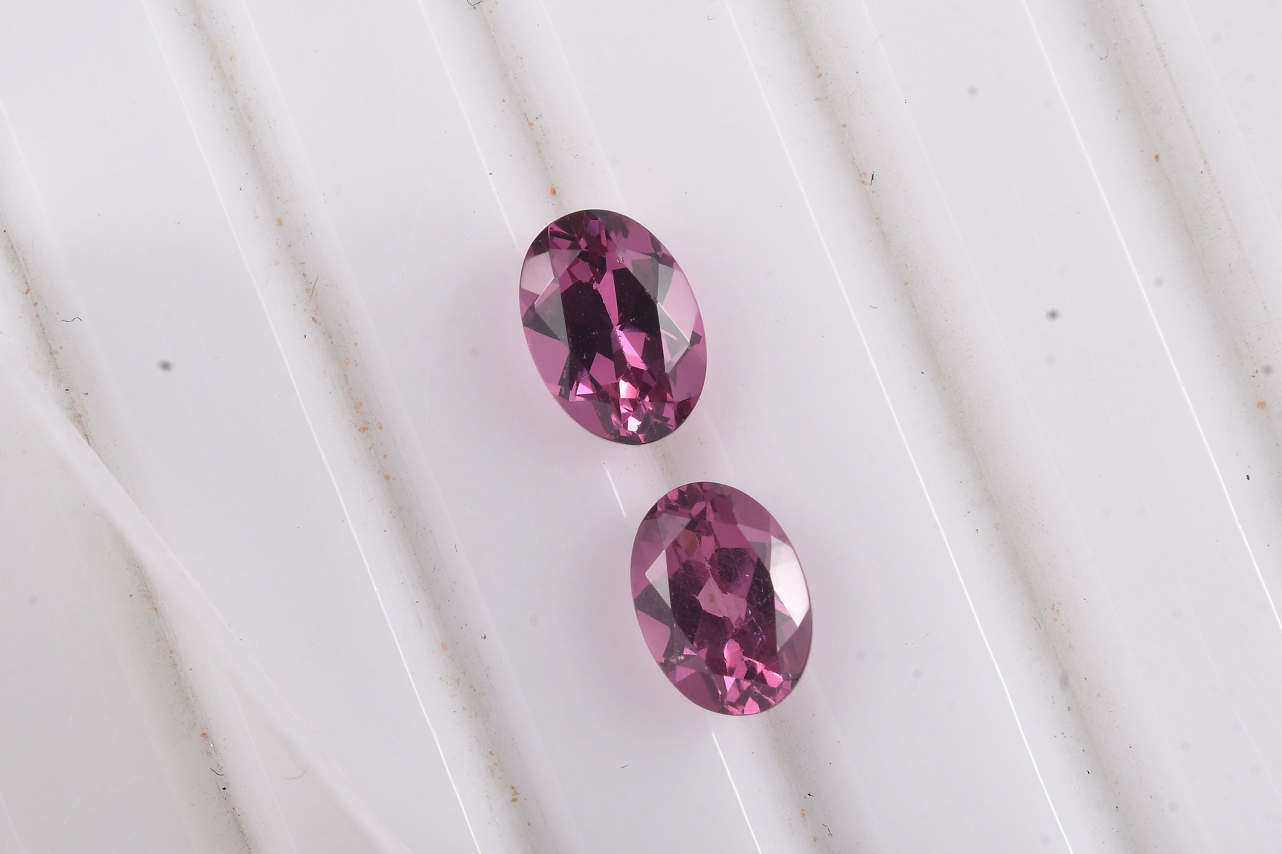 AA Orissa Rhodolite Garnet (Oval 7x5 mm) 1.73 ctw Loose Gemstone