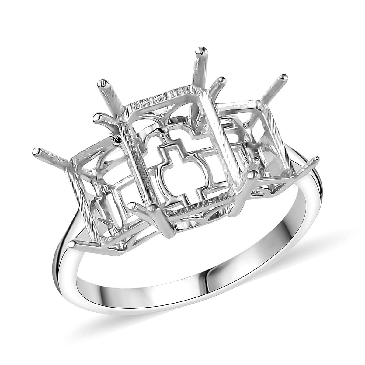Luxuriant 14K White Gold Solitaire Ring (Size 7.0) 3.40 Grams
