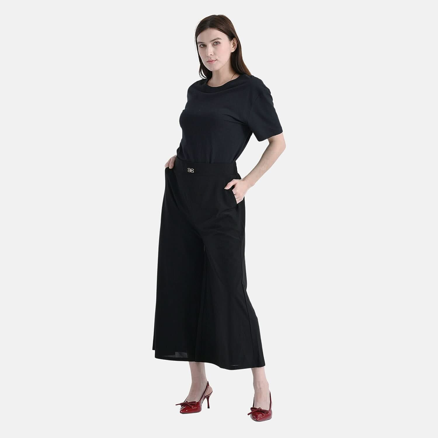 Tamsy Black Solid Capri Wide Leg Pant with Pockets - S/M